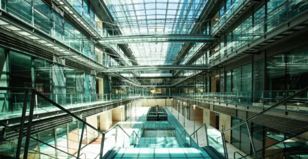 edhec-paris-batiment-exterieur-C27A8604